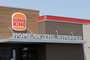 Muncie - 22 Temmuz 2025: Burger King fast food restoranı. Burger King, Uluslararası Markalar Lokantası 'nın yan kuruluşu..