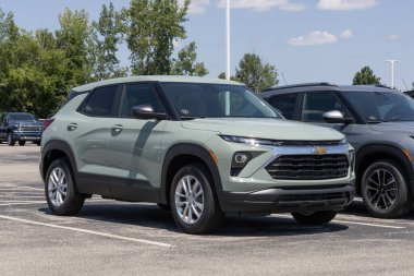 Plainfield - 3 Ağustos 2025 Chevrolet Trailblazer LS AWD bir galeride sergileniyor. Chevy 1.3L EcoTec Turbo motorlu Trailblazer 'ı sunar. MY:2026