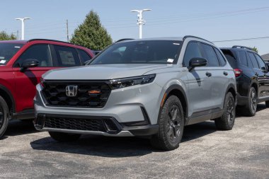 Avon - 3 Ağustos 2025: Honda CR-V Hybrid AWD TrailSport kompakt SUV sergisi. Honda, CRV 'ye 2.0L hibrid motor teklif ediyor. MY:2026