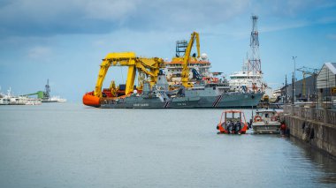 Port Louis, Mauritius, 14 Aralık 2021 - Sahil Güvenlik deniz devriye gemisi limana yanaştı