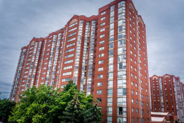 15 Haziran 2002, Ontario, Kanada Scarborough 'un bir bölgesinde büyük apartmanlar