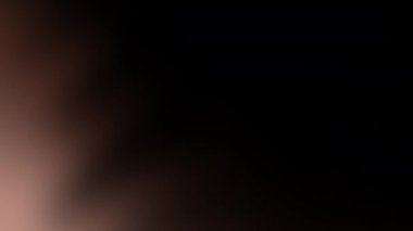 Bulanık ağlı koyu renkli hareket eden animasyon arka plan şablonu. Led Lights soyut doku arkaplanı taşınıyor. Yüksek kalite 4k görüntü