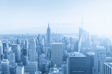 New York Şehri Manhattan şehir merkezi gökdelenleri ve sepia günbatımı tonlaması olan panorama manzarası