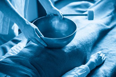 Tibet singing bowl ses terapisi