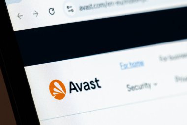 New York, ABD - 15 Aralık 2024: Avast web sitesi ana sayfası şirket logosuyla bilgisayar ekranında gösteriliyor. Antivirüs yazılımı ve siber güvenlik çözümleri için çevrimiçi platform