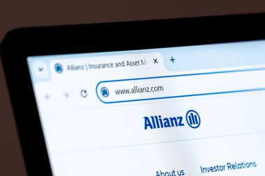 New York, ABD - 15 Aralık 2024: Allianz web sitesi şirket logosuyla bilgisayar ekranında görüntülendi. Sigorta ve finans hizmetleri için çevrimiçi platform