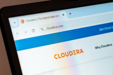 New York, ABD - 21 Aralık 2024: Cloudera web sitesi logolu dizüstü bilgisayar ekranında görüntülendi. Şirket veri analizi ve melez bulut çözümleri sağlayan veri bulut şirketi