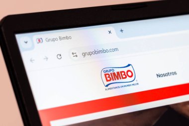 New York, ABD - 10 Ocak 2025: Grupo Bimbo pastanesi ve yemek firmasının web sitesi