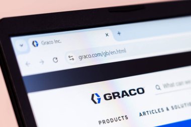 New York, ABD - 10 Ocak 2025: Graco endüstriyel ve ticari ekipman üretim şirketi web sitesi dizüstü bilgisayar ekranında logo ile görüntülendi