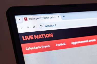 New York, ABD - 22 Ocak 2025: Live Nation web sitesi dizüstü bilgisayar ekranında olay biletleri ve konser programlarında gösterildi