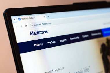 New York, ABD - 26 Ocak 2025: Medtronic web sitesi logo ve diyabet yönetimi ürünleri ve hizmetlerini gösteren web sitesi