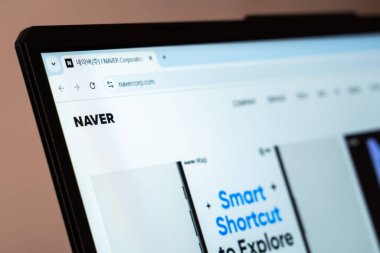 New York, ABD - 31 Ocak 2025: Naver arama motoru ve teknoloji platformu web sitesi dizüstü bilgisayar ekranında gösterildi