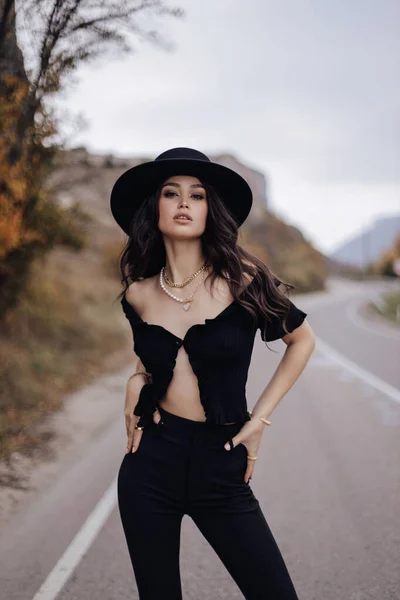 Fashion Outdoor Photo Beautiful Woman Dark Hair Elegant Outfit Posing — Stock Fotó