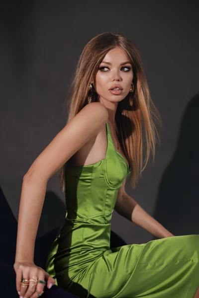 Fashion Photo Beautiful Woman Blond Hair Elegant Green Dress Accessories — Photo