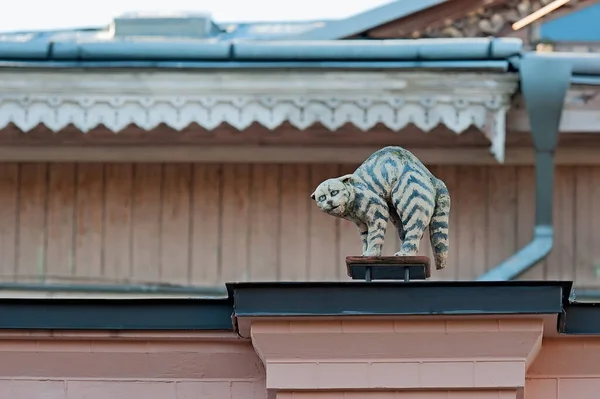 Escultura Gato Despojado Telhado Antiga Casa Kiev Ucrânia — Fotografia de Stock