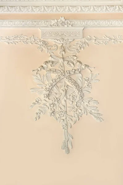 Цветочный Орнамент Гипсового Литья — стоковое фото