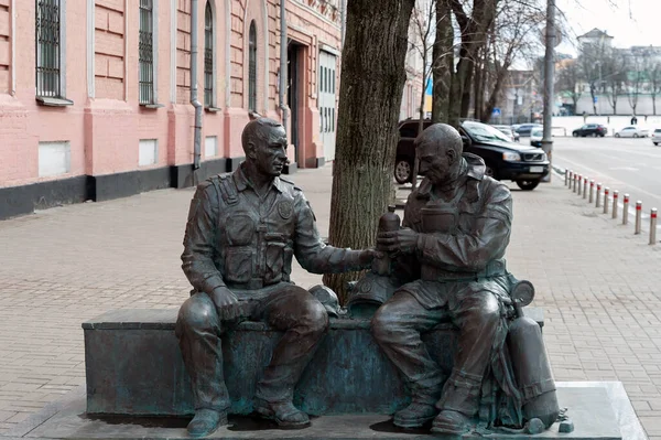 Emlékmű Tűzoltók Kijevben Ukrajna — Stock Fotó