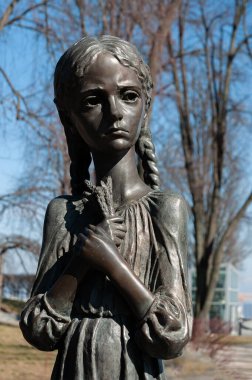 Kyiv Ukrayna 'daki Holodomor kurbanlarının anıtına yakın.