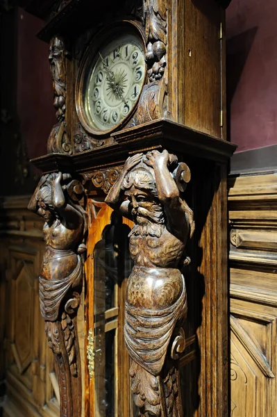 带罗马数字的老式表时钟碎片 — 图库照片