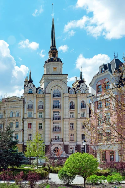 Ekskluzywne Miasto Kolorowy Budynek Ulicy Wozdvizhenka Kijowie Ukraina — Zdjęcie stockowe