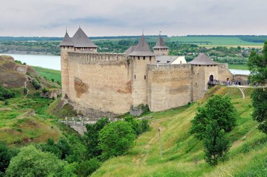 Ukrayna 'daki Kamianets-Podilskyi şatosuna bak