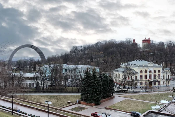 Cityscape Kiev Con Arco Dell Amicizia Dei Popoli Ora Rinominato — Foto Stock