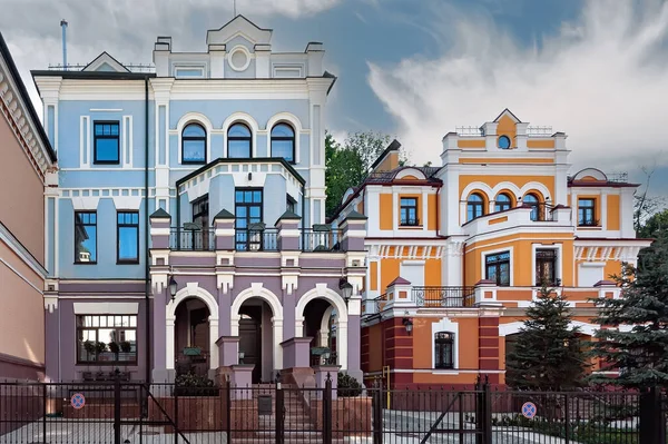 Előkelő Város Színes Vozdvizhenka Utcai Épületek Kijev Város Ukrajnában — Stock Fotó