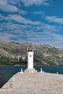 Karadağ 'ın Kotor Körfezi adasındaki deniz feneri