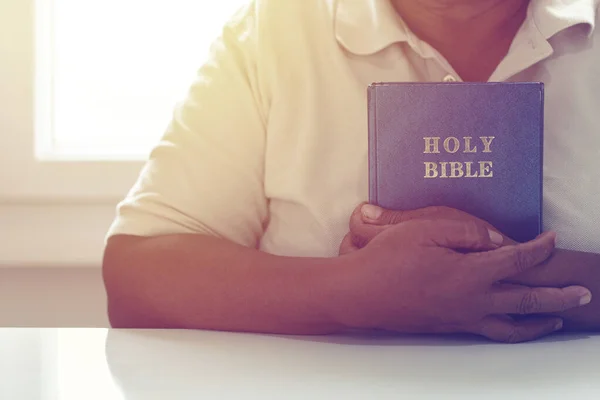 Holy Bible Hands Close View — Stock Photo, Image