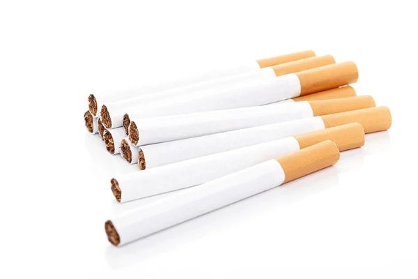Primo Piano Una Sigaretta Fumante Sfondo Bianco Sigaretta Tabacco Carta — Foto Stock
