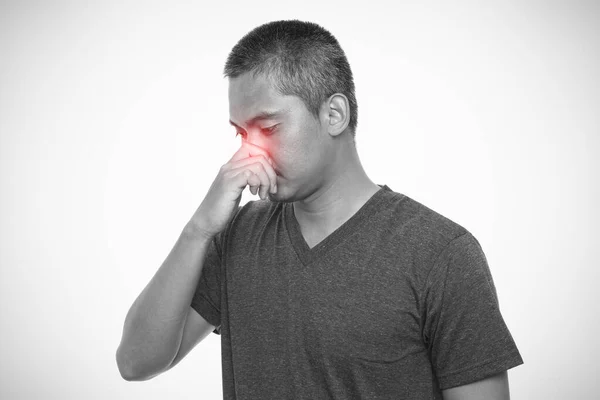 Muž Trpící Sinusovým Tlakem Muž Dotýká Nosu Izolované Šedém Pozadí — Stock fotografie