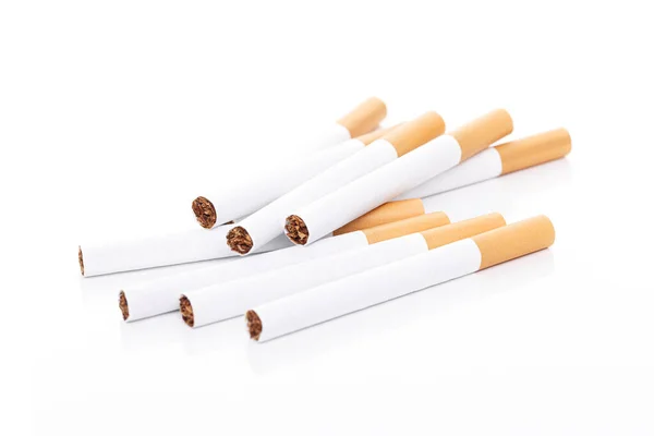Primer Plano Fumar Cigarrillos Sobre Fondo Blanco Cigarrillo Tabaco Papel — Foto de Stock