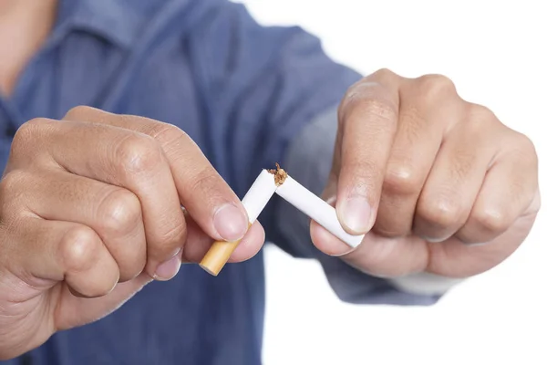 Uomo Che Tiene Una Sigaretta Rotta Mani Isolate Sfondo Bianco — Foto Stock