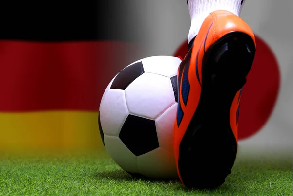 Fußball Pokalwettbewerb Zwischen Der Deutschen Und Der Japanischen Nationalmannschaft — Stockfoto