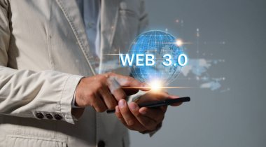 Teknoloji ve WEB 3.0 ve gelecekteki Veri Ağı 'nda gösterilecek bulut transferi için internet sunucu hizmetlerine bağlı bilgisayar iş ağı fikirleri için çevrimiçi depolama.