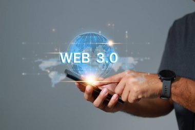 Teknoloji ve WEB 3.0 ve gelecekteki Veri Ağı 'nda gösterilecek bulut transferi için internet sunucu hizmetlerine bağlı bilgisayar iş ağı fikirleri için çevrimiçi depolama.