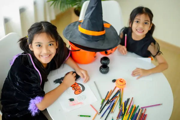 Halloween Urlaub Und Kindheit Konzept Kleine Südostasiatische Kinder Halloween Hexenkostüm Stockbild