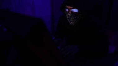 Tehlikeli Başlıklı Hacker Devlet Veri Sunucusuna Girdi