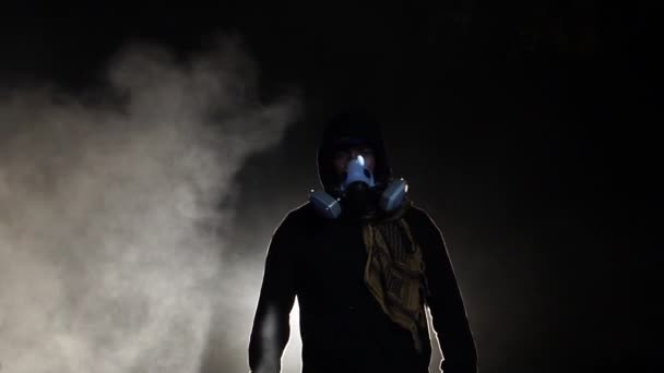 Homme Portant Une Combinaison Masque Protection Chimique Contre Les Risques — Video