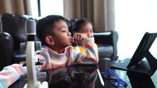 Asiatico Bambini Che Frequentano Online Classe Casa — Video Stock