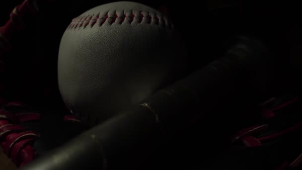 带移动灯的棒球和装备 — 图库视频影像