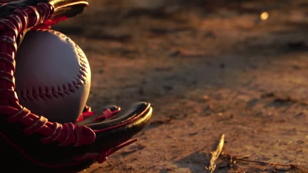 動く光のある野球用具 — ストック動画
