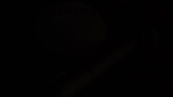 Une Balle Baseball Équipement Avec Une Lumière Mobile — Video
