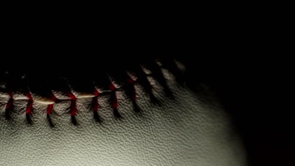 Una Pelota Béisbol Equipo Con Una Luz Móvil — Vídeo de stock