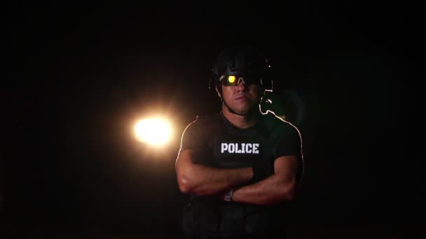 Politieagent Nachts Concept Van Een Antiterreurmissie — Stockvideo