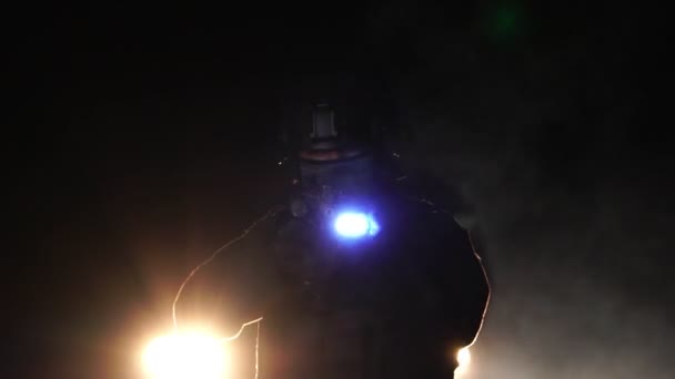 Oficial Policía Sosteniendo Arma Por Noche Concepto Misión Antiterrorista — Vídeos de Stock