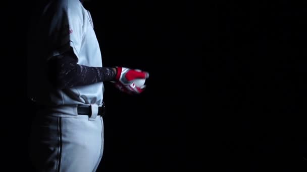 Imagens Câmera Lenta Jogador Beisebol Com Luva Bola Contra Fundo — Vídeo de Stock