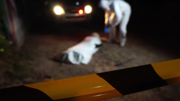 Полиция Криминалисты Блокируют Территорию Расследовать Убийство — стоковое видео