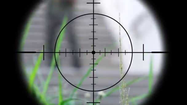 特别警察在敌方狙击手的镜头下被暗杀和枪杀 — 图库视频影像