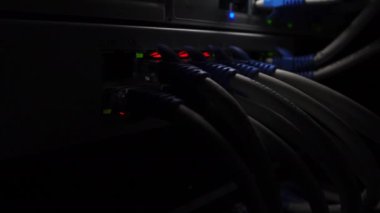 Veri sunucusundaki kabloları kapat 